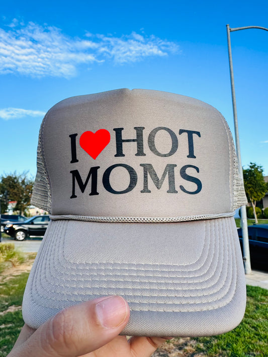 I ❤️Hot Moms